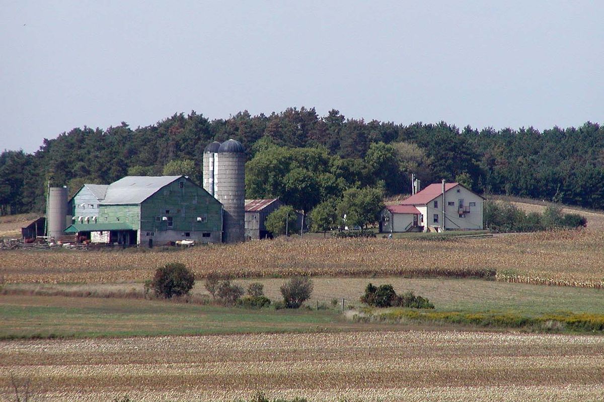 Farm in the Kitchener area of Ontario by Stan Shebs