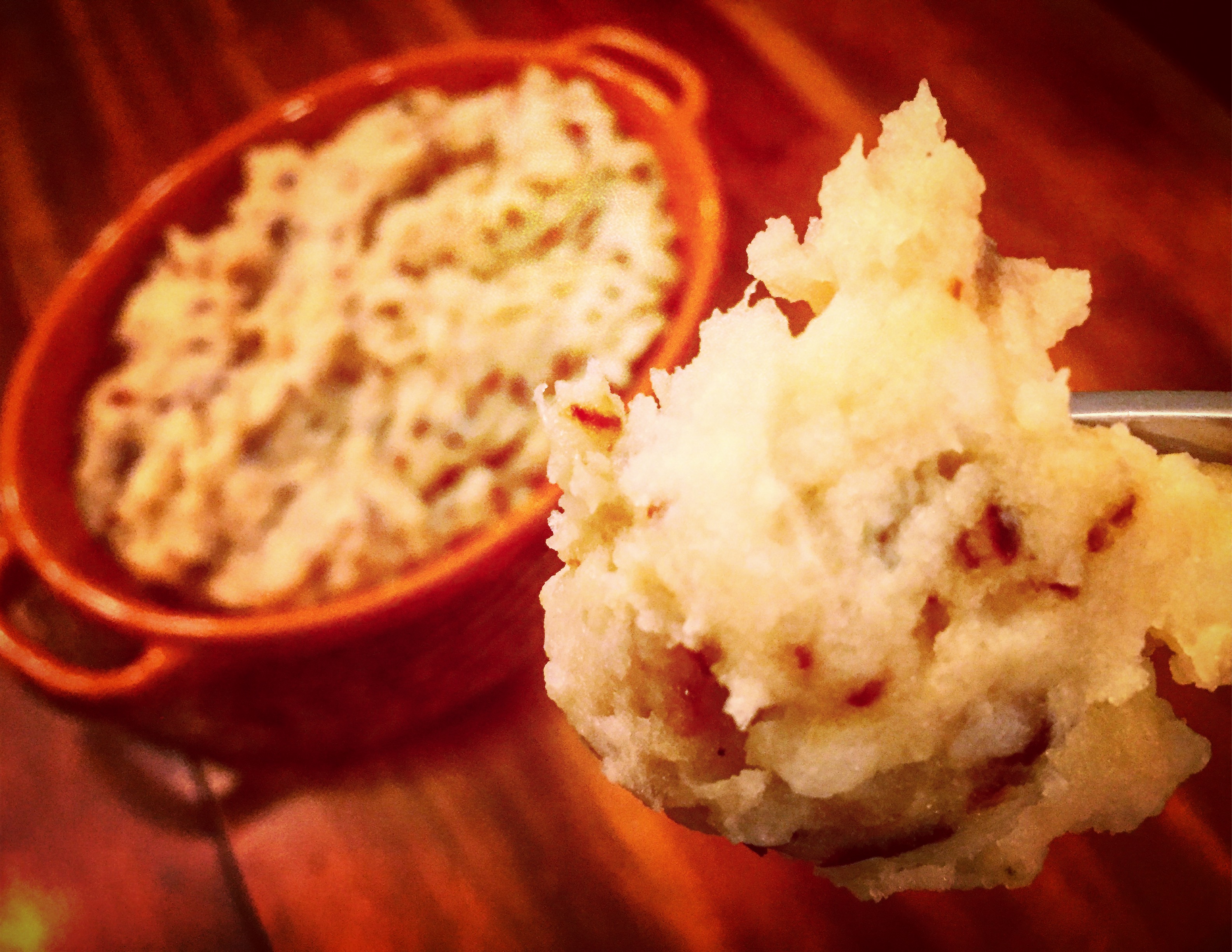 Dairy free mashed potatoes with roasted garlic & caramelized onions
